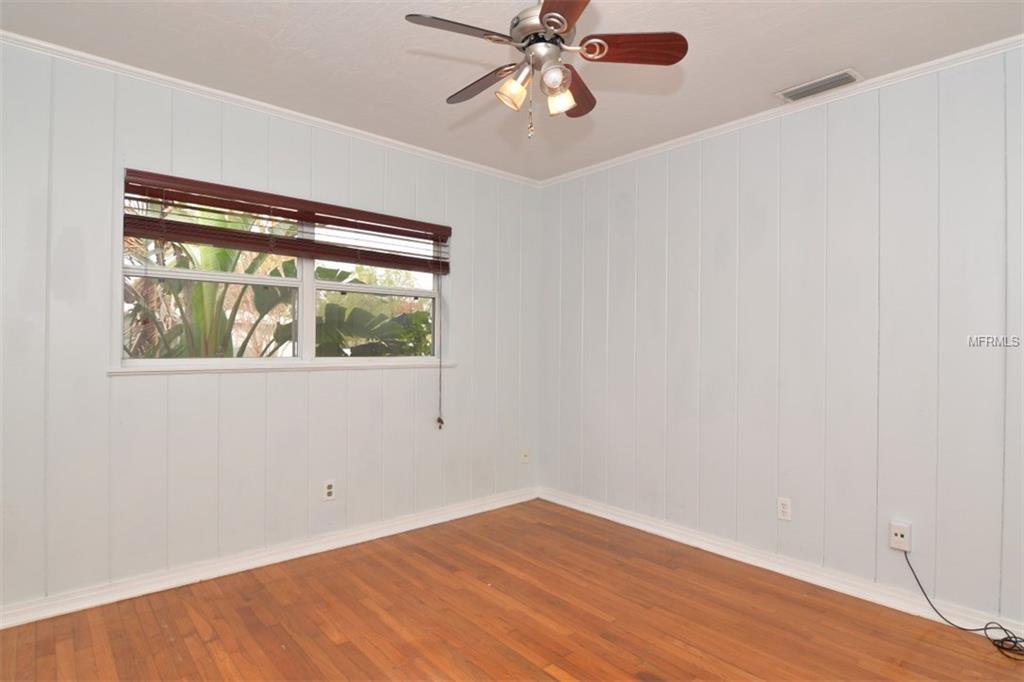 400 E GRANT STREET, ORLANDO, Florida 32806, 3 Bedrooms Bedrooms, 4 Rooms Rooms,2 BathroomsBathrooms,Residential,For sale,GRANT,O5556053