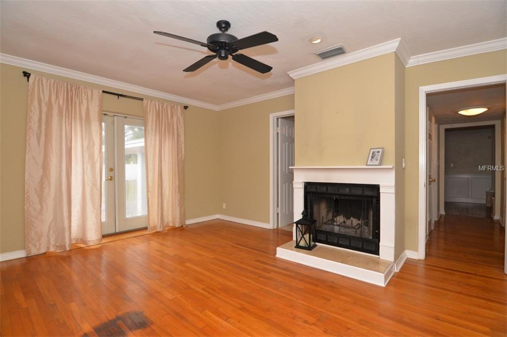 400 E GRANT STREET, ORLANDO, Florida 32806, 3 Bedrooms Bedrooms, 4 Rooms Rooms,2 BathroomsBathrooms,Residential,For sale,GRANT,O5556053