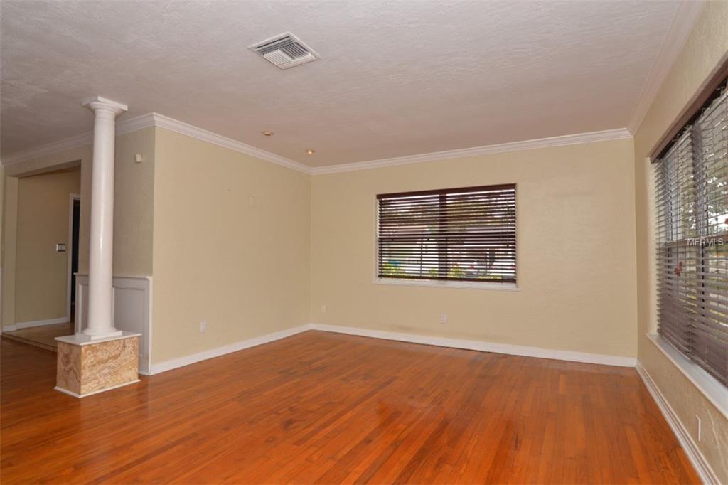 400 E GRANT STREET, ORLANDO, Florida 32806, 3 Bedrooms Bedrooms, 4 Rooms Rooms,2 BathroomsBathrooms,Residential,For sale,GRANT,O5556053