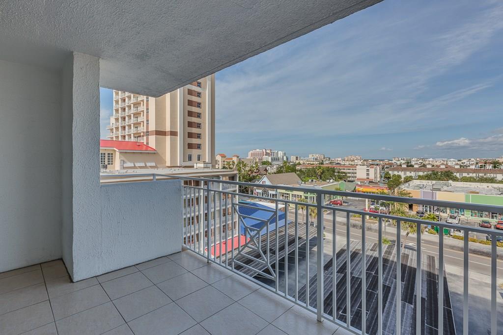 675 S GULFVIEW BOULEVARD, CLEARWATER BEACH, Florida 33767, 2 Bedrooms Bedrooms, 4 Rooms Rooms,2 BathroomsBathrooms,Residential,For sale,GULFVIEW,U7843310