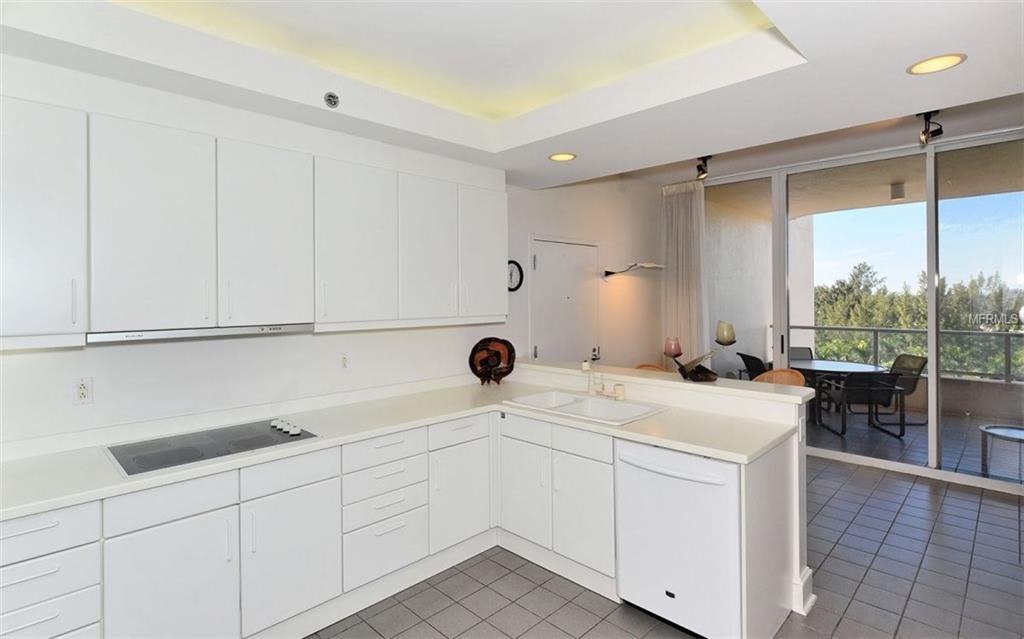 3060 GRAND BAY BOULEVARD, LONGBOAT KEY, Florida 34228, 3 Bedrooms Bedrooms, 6 Rooms Rooms,3 BathroomsBathrooms,Residential,For sale,GRAND BAY,A4207783