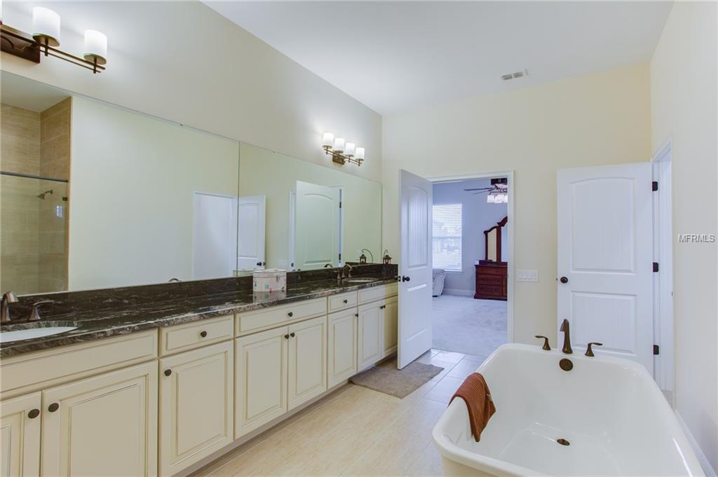 WINTER GARDEN, Florida 34787, 5 Bedrooms Bedrooms, 9 Rooms Rooms,4 BathroomsBathrooms,Residential,For sale,S4855803