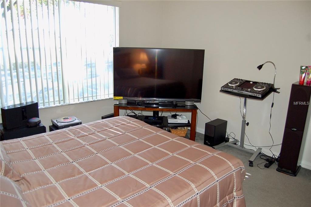 123 RIGGS CIRCLE, DAVENPORT, Florida 33897, 5 Bedrooms Bedrooms, 3 Rooms Rooms,3 BathroomsBathrooms,Residential,For sale,RIGGS,S4856051