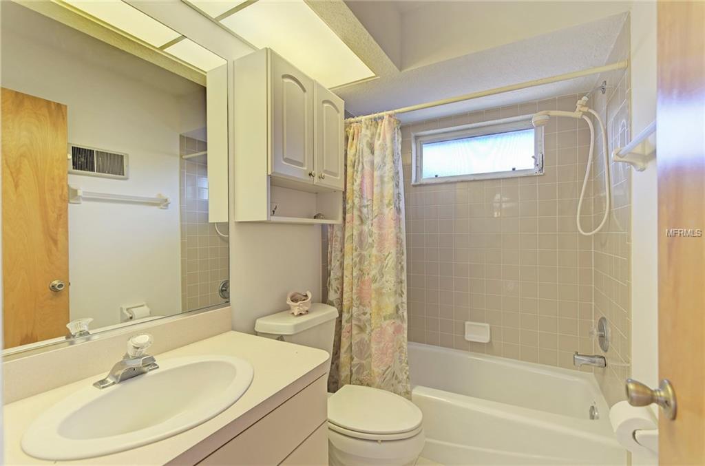 1240 INDUS ROAD, VENICE, Florida 34293, 3 Bedrooms Bedrooms, 6 Rooms Rooms,2 BathroomsBathrooms,Residential,For sale,INDUS,A4208912