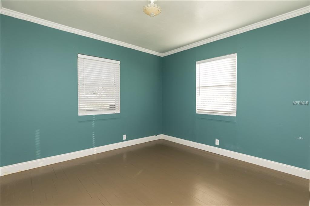 2504 58TH STREET S, GULFPORT, Florida 33707, 4 Bedrooms Bedrooms, 8 Rooms Rooms,2 BathroomsBathrooms,Residential,For sale,58TH,U7846718