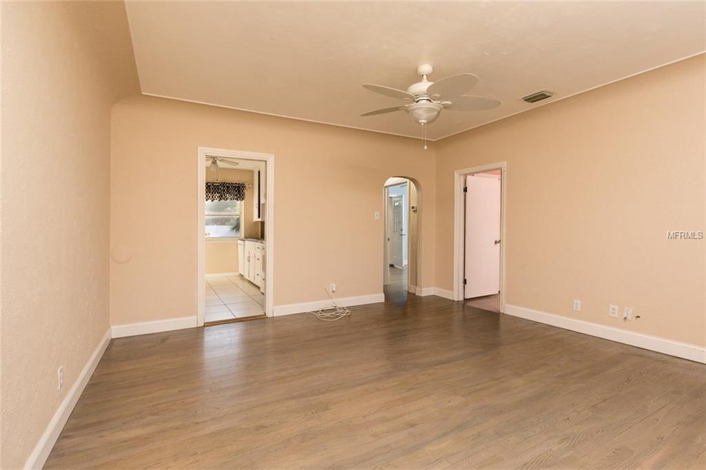 2504 58TH STREET S, GULFPORT, Florida 33707, 4 Bedrooms Bedrooms, 8 Rooms Rooms,2 BathroomsBathrooms,Residential,For sale,58TH,U7846718