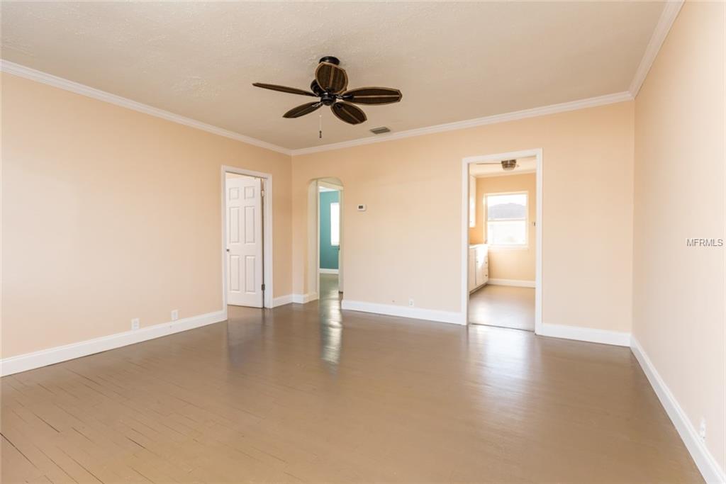 2504 58TH STREET S, GULFPORT, Florida 33707, 4 Bedrooms Bedrooms, 8 Rooms Rooms,2 BathroomsBathrooms,Residential,For sale,58TH,U7846718