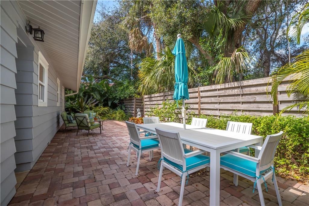 1773 HARMONY LANE, SARASOTA, Florida 34239, 2 Bedrooms Bedrooms, 4 Rooms Rooms,2 BathroomsBathrooms,Residential,For sale,HARMONY,A4209876