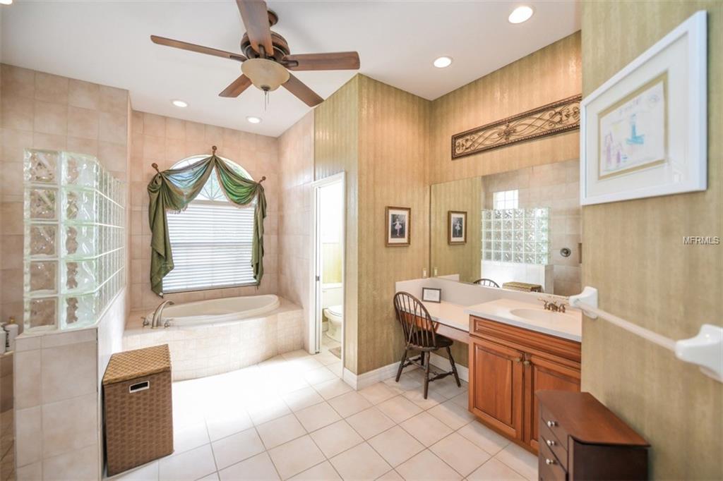 7920 UMBRELLA PINE WAY, SARASOTA, Florida 34241, 3 Bedrooms Bedrooms, 10 Rooms Rooms,3 BathroomsBathrooms,Residential,For sale,UMBRELLA PINE,A4209957