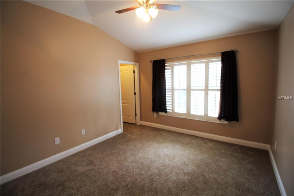 15735 STARLING WATER DRIVE, LITHIA, Florida 33547, 6 Bedrooms Bedrooms, 13 Rooms Rooms,3 BathroomsBathrooms,Residential,For sale,STARLING WATER,T2928570