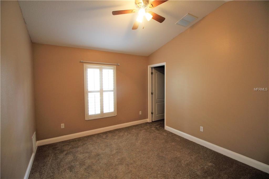 15735 STARLING WATER DRIVE, LITHIA, Florida 33547, 6 Bedrooms Bedrooms, 13 Rooms Rooms,3 BathroomsBathrooms,Residential,For sale,STARLING WATER,T2928570