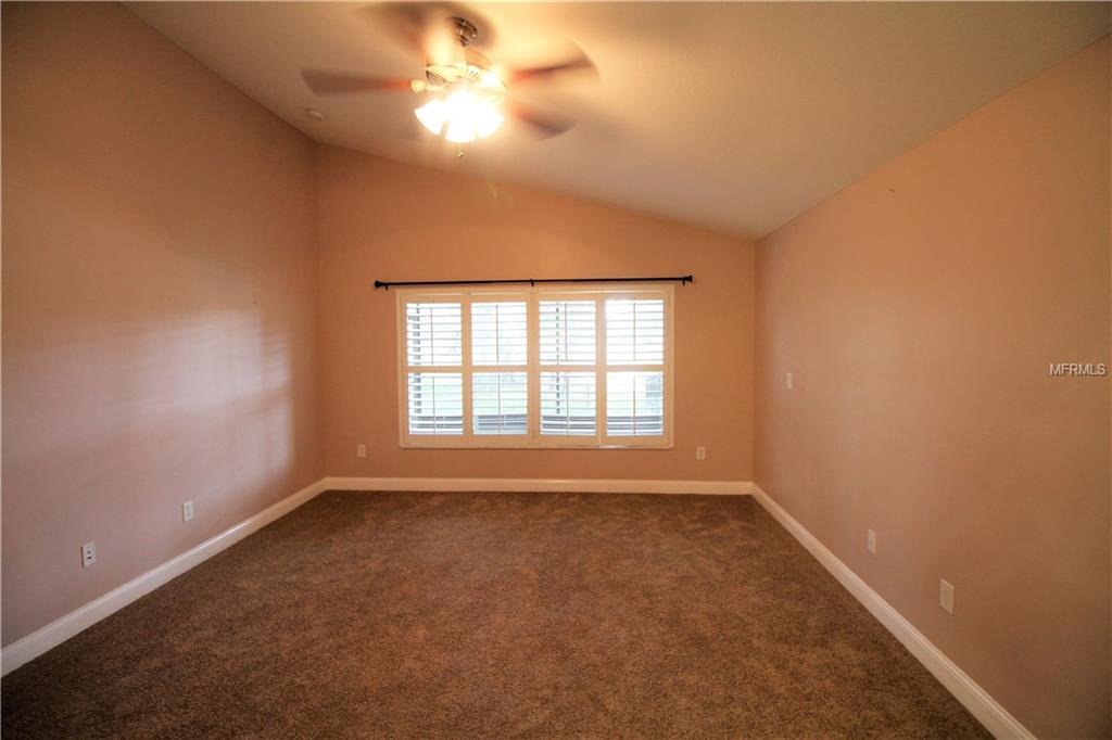 15735 STARLING WATER DRIVE, LITHIA, Florida 33547, 6 Bedrooms Bedrooms, 13 Rooms Rooms,3 BathroomsBathrooms,Residential,For sale,STARLING WATER,T2928570