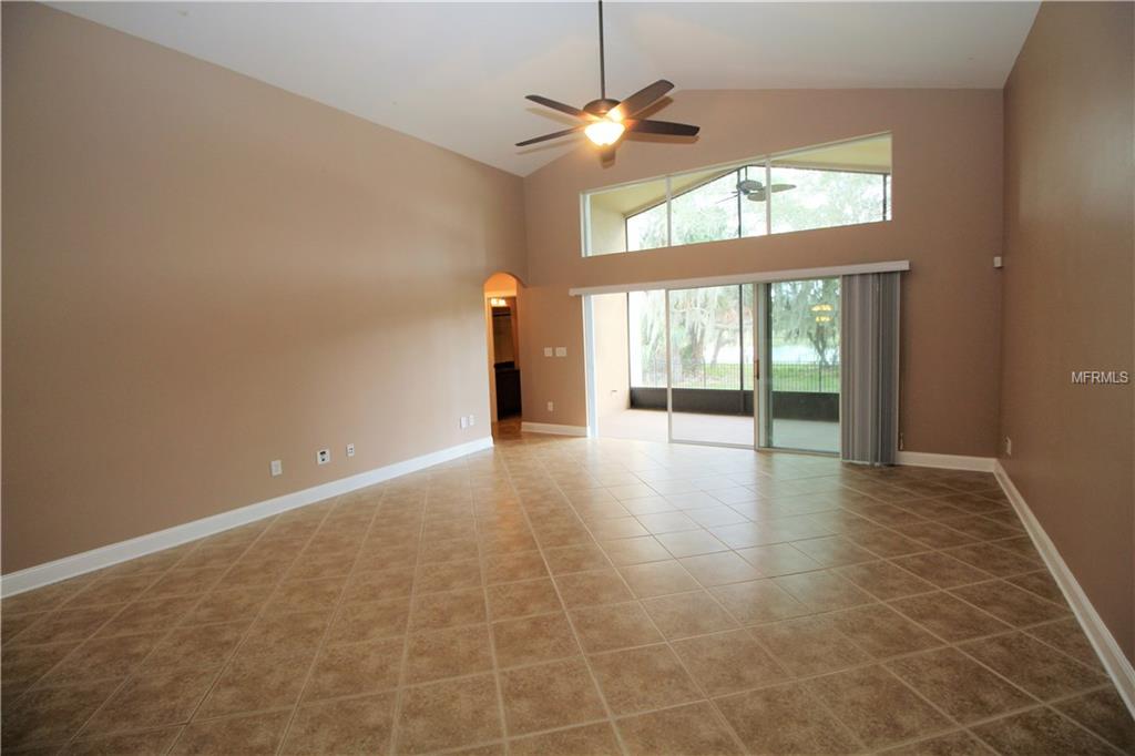 15735 STARLING WATER DRIVE, LITHIA, Florida 33547, 6 Bedrooms Bedrooms, 13 Rooms Rooms,3 BathroomsBathrooms,Residential,For sale,STARLING WATER,T2928570