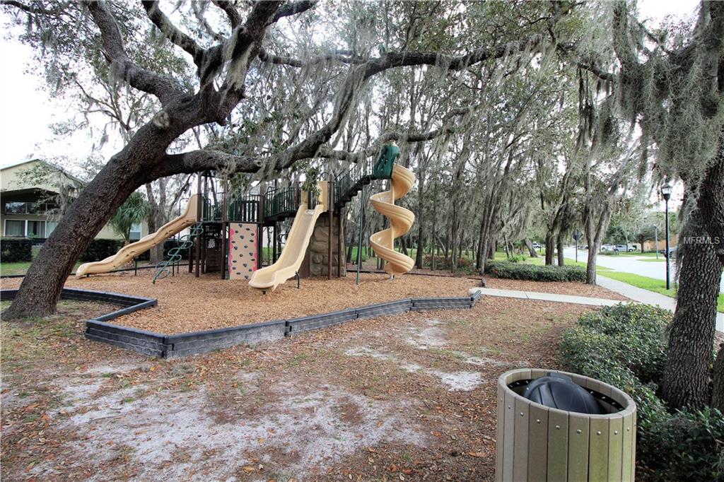 15735 STARLING WATER DRIVE, LITHIA, Florida 33547, 6 Bedrooms Bedrooms, 13 Rooms Rooms,3 BathroomsBathrooms,Residential,For sale,STARLING WATER,T2928570