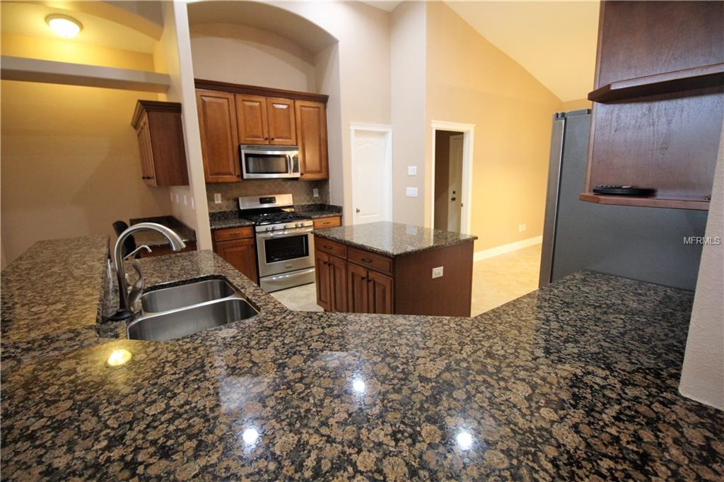 15735 STARLING WATER DRIVE, LITHIA, Florida 33547, 6 Bedrooms Bedrooms, 13 Rooms Rooms,3 BathroomsBathrooms,Residential,For sale,STARLING WATER,T2928570