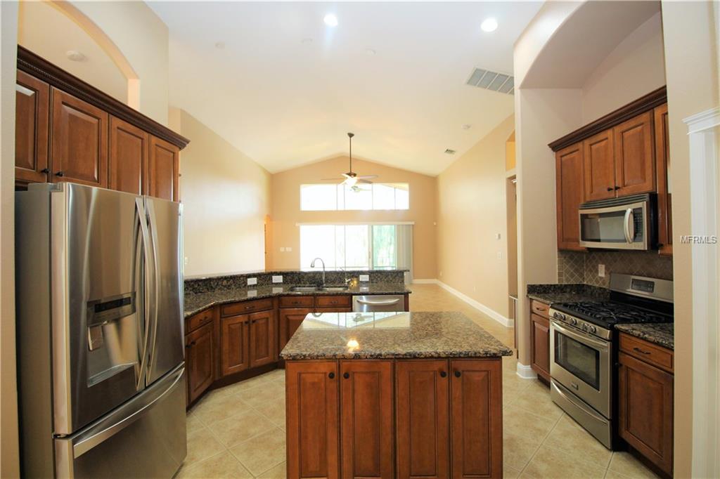 15735 STARLING WATER DRIVE, LITHIA, Florida 33547, 6 Bedrooms Bedrooms, 13 Rooms Rooms,3 BathroomsBathrooms,Residential,For sale,STARLING WATER,T2928570