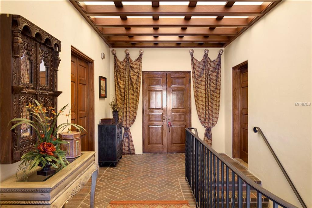 1909 COUNTRY CLUB DRIVE, EUSTIS, Florida 32726, 4 Bedrooms Bedrooms, 6 Rooms Rooms,4 BathroomsBathrooms,Residential,For sale,COUNTRY CLUB,O5432916