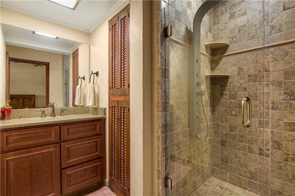 1909 COUNTRY CLUB DRIVE, EUSTIS, Florida 32726, 4 Bedrooms Bedrooms, 6 Rooms Rooms,4 BathroomsBathrooms,Residential,For sale,COUNTRY CLUB,O5432916