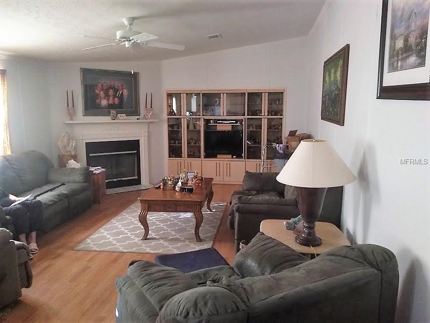 301 EVANDEE COURT, KISSIMMEE, Florida 34758, 3 Bedrooms Bedrooms, 9 Rooms Rooms,2 BathroomsBathrooms,Residential,For sale,EVANDEE,O5560551