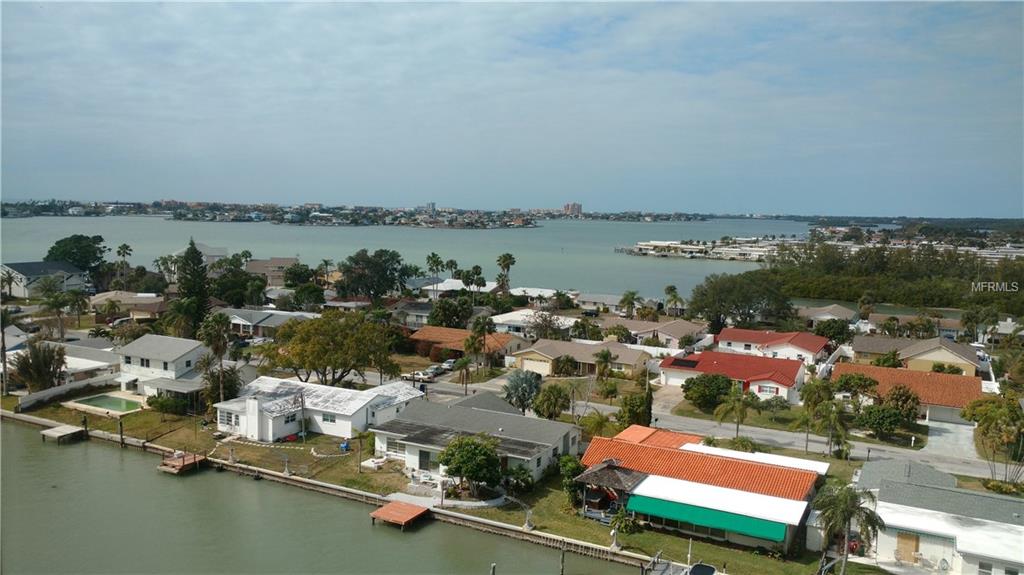 4725 COVE CIRCLE, ST PETERSBURG, Florida 33708, 2 Bedrooms Bedrooms, 6 Rooms Rooms,2 BathroomsBathrooms,Residential,For sale,COVE,U7846973