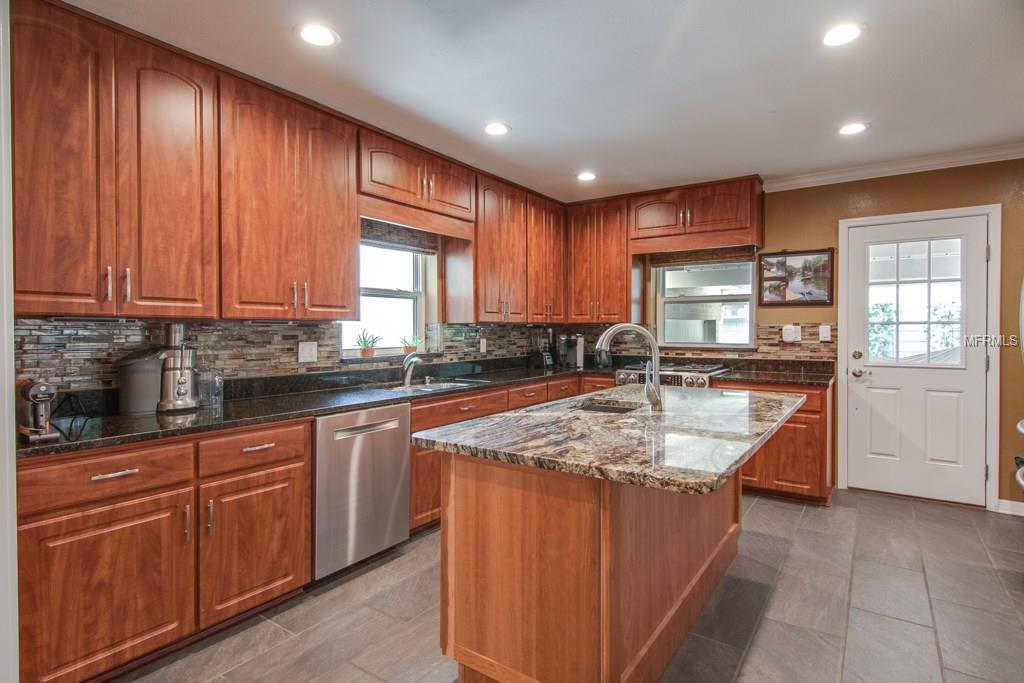 2208 COVENTRY AVENUE, LAKELAND, Florida 33803, 3 Bedrooms Bedrooms, 6 Rooms Rooms,2 BathroomsBathrooms,Residential,For sale,COVENTRY,L4721099