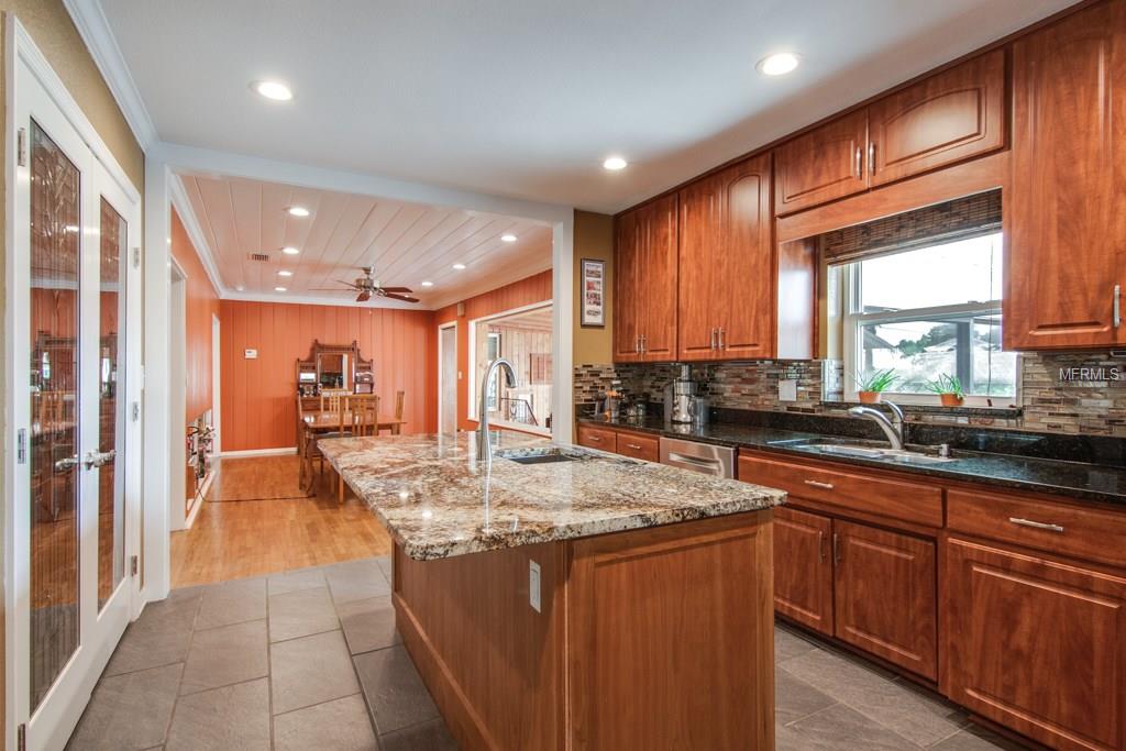 2208 COVENTRY AVENUE, LAKELAND, Florida 33803, 3 Bedrooms Bedrooms, 6 Rooms Rooms,2 BathroomsBathrooms,Residential,For sale,COVENTRY,L4721099