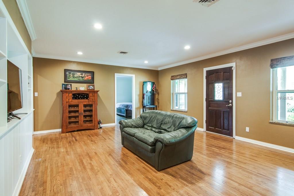 2208 COVENTRY AVENUE, LAKELAND, Florida 33803, 3 Bedrooms Bedrooms, 6 Rooms Rooms,2 BathroomsBathrooms,Residential,For sale,COVENTRY,L4721099