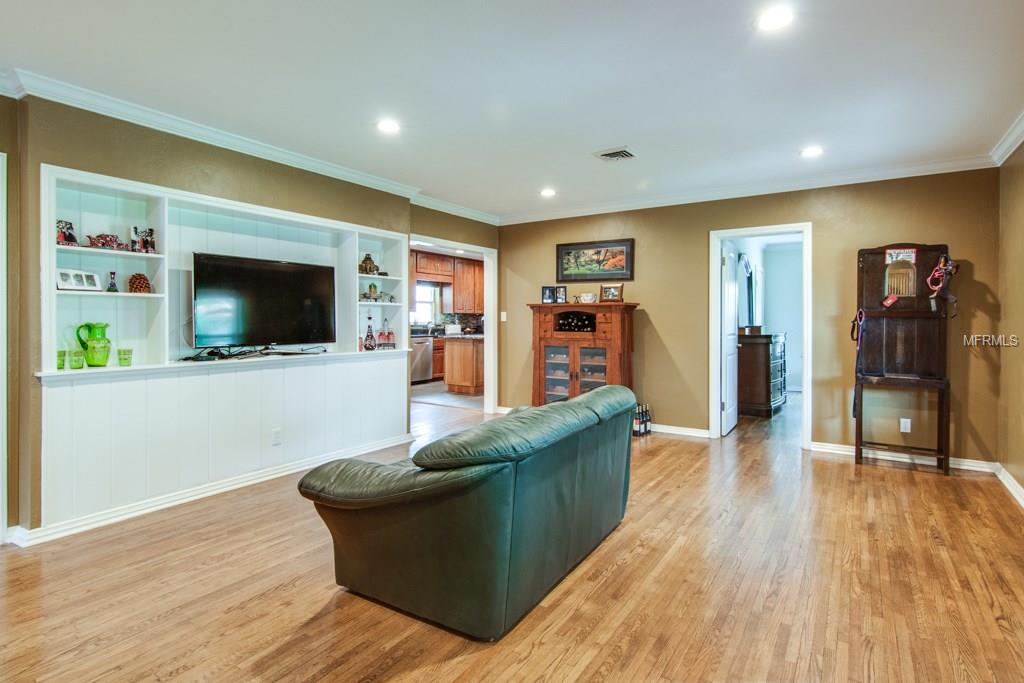 2208 COVENTRY AVENUE, LAKELAND, Florida 33803, 3 Bedrooms Bedrooms, 6 Rooms Rooms,2 BathroomsBathrooms,Residential,For sale,COVENTRY,L4721099