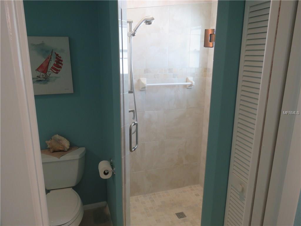 829 HARBOR DRIVE S, VENICE, Florida 34285, 3 Bedrooms Bedrooms, 8 Rooms Rooms,2 BathroomsBathrooms,Residential,For sale,HARBOR,A4198898