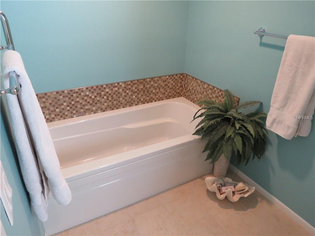 829 HARBOR DRIVE S, VENICE, Florida 34285, 3 Bedrooms Bedrooms, 8 Rooms Rooms,2 BathroomsBathrooms,Residential,For sale,HARBOR,A4198898