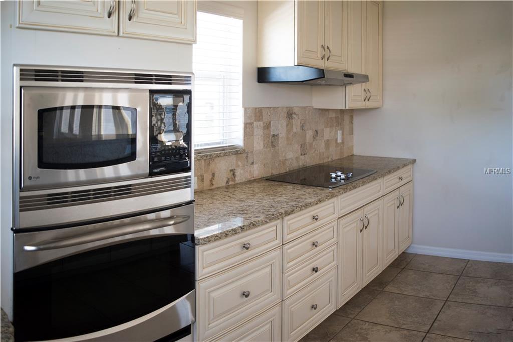 6031 HOLLYWOOD BOULEVARD, SARASOTA, Florida 34231, 3 Bedrooms Bedrooms, 6 Rooms Rooms,3 BathroomsBathrooms,Residential,For sale,HOLLYWOOD,A4200687