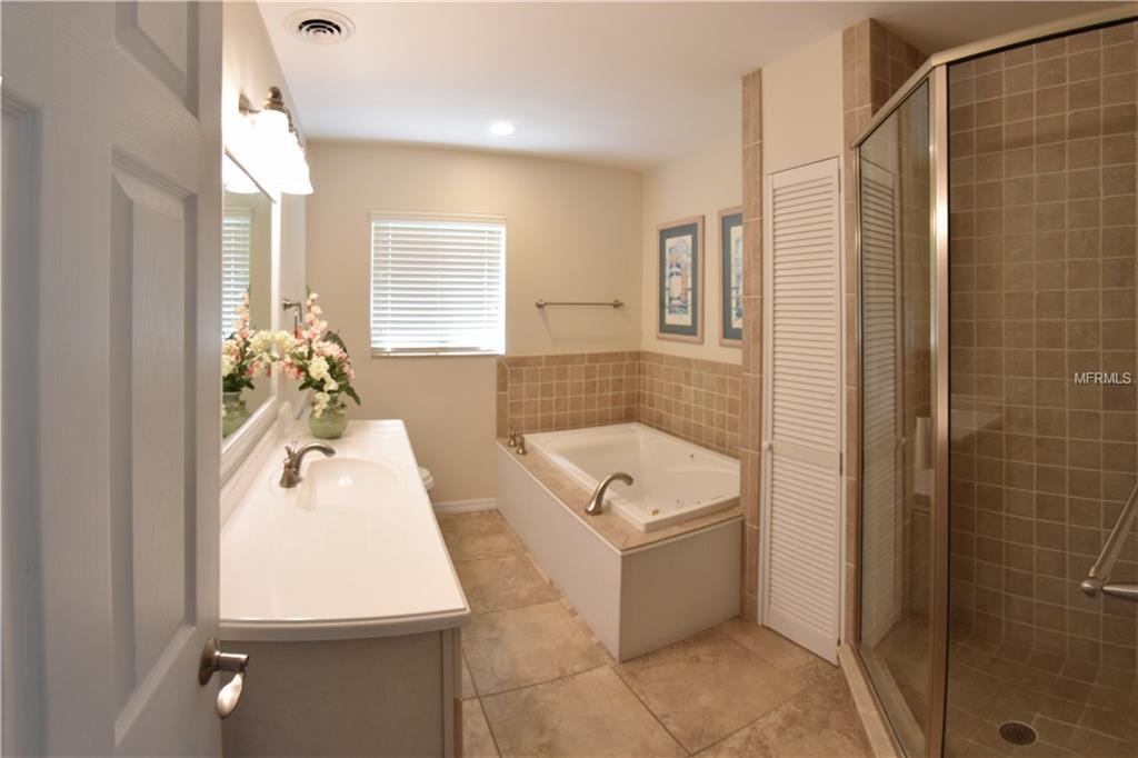 6031 HOLLYWOOD BOULEVARD, SARASOTA, Florida 34231, 3 Bedrooms Bedrooms, 6 Rooms Rooms,3 BathroomsBathrooms,Residential,For sale,HOLLYWOOD,A4200687