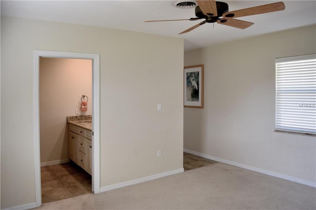 6031 HOLLYWOOD BOULEVARD, SARASOTA, Florida 34231, 3 Bedrooms Bedrooms, 6 Rooms Rooms,3 BathroomsBathrooms,Residential,For sale,HOLLYWOOD,A4200687