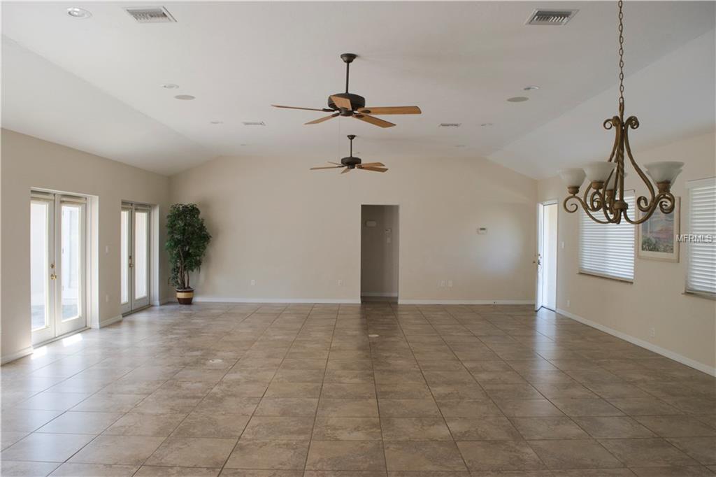 6031 HOLLYWOOD BOULEVARD, SARASOTA, Florida 34231, 3 Bedrooms Bedrooms, 6 Rooms Rooms,3 BathroomsBathrooms,Residential,For sale,HOLLYWOOD,A4200687