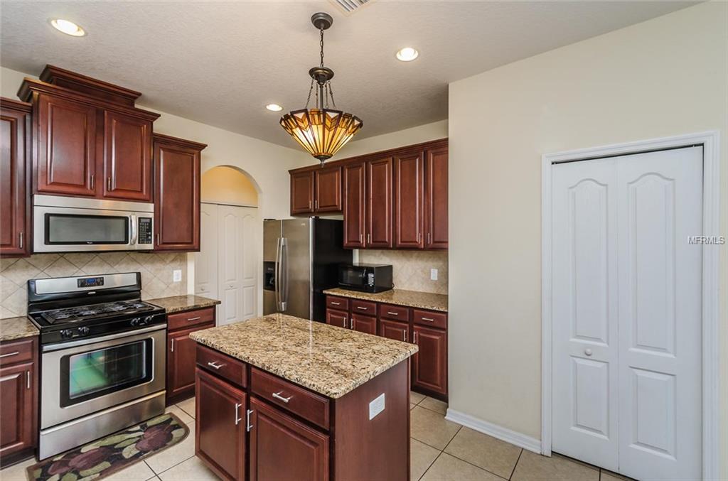 11544 WESTON COURSE LOOP, RIVERVIEW, Florida 33579, 3 Bedrooms Bedrooms, 6 Rooms Rooms,2 BathroomsBathrooms,Residential,For sale,WESTON COURSE,T2916660