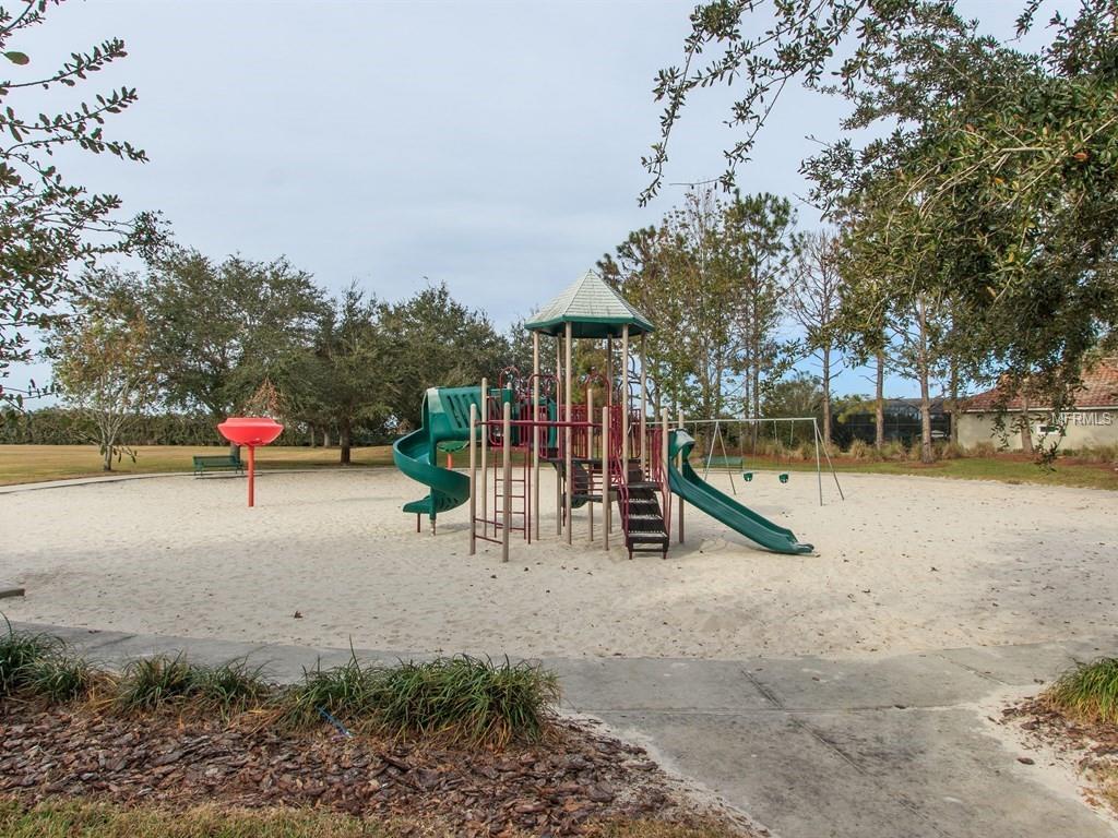 5921 OXFORD MOOR BOULEVARD, WINDERMERE, Florida 34786, 4 Bedrooms Bedrooms, 9 Rooms Rooms,3 BathroomsBathrooms,Residential,For sale,OXFORD MOOR,O5558083