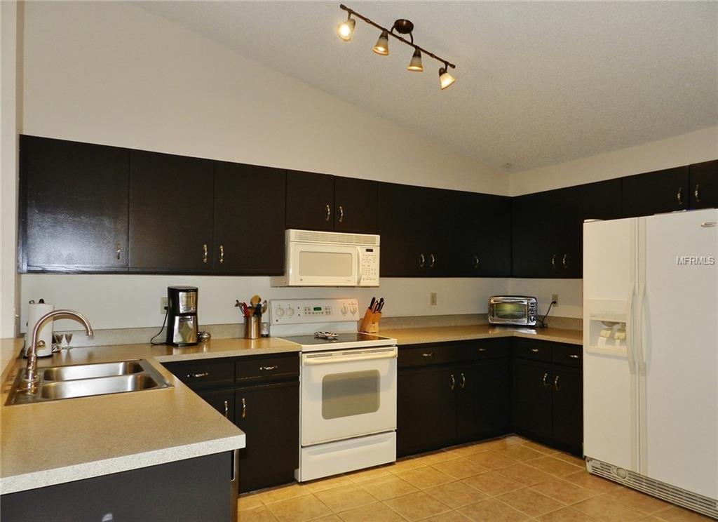 12343 YELLOW ROSE CIRCLE, RIVERVIEW, Florida 33569, 3 Bedrooms Bedrooms, 8 Rooms Rooms,2 BathroomsBathrooms,Residential,For sale,YELLOW ROSE,T2927084