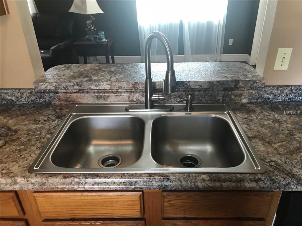 5560 LONG LAKE DRIVE, ORLANDO, Florida 32810, 3 Bedrooms Bedrooms, 4 Rooms Rooms,2 BathroomsBathrooms,Residential,For sale,LONG LAKE,O5561949