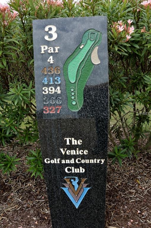 259 ROYAL OAK WAY, VENICE, Florida 34292, 3 Bedrooms Bedrooms, 9 Rooms Rooms,2 BathroomsBathrooms,Residential,For sale,ROYAL OAK,A4154767