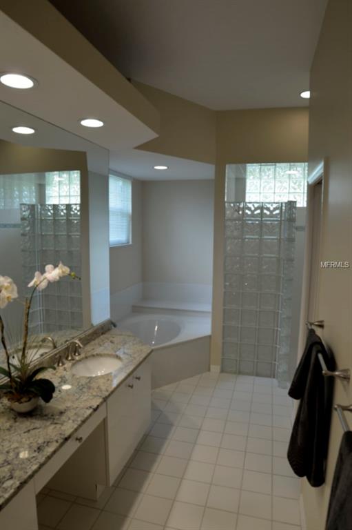 259 ROYAL OAK WAY, VENICE, Florida 34292, 3 Bedrooms Bedrooms, 9 Rooms Rooms,2 BathroomsBathrooms,Residential,For sale,ROYAL OAK,A4154767