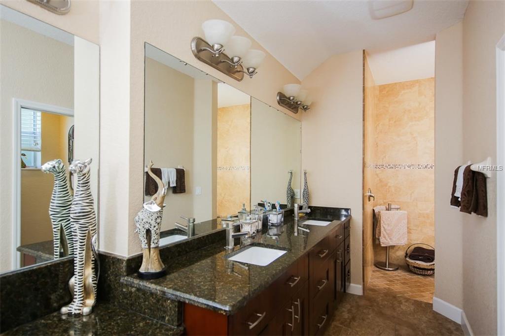 124 SUGARLOAF DRIVE, NOKOMIS, Florida 34275, 3 Bedrooms Bedrooms, 10 Rooms Rooms,2 BathroomsBathrooms,Residential,For sale,SUGARLOAF,A4194127