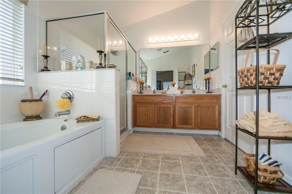 3070 BUCKEYE POINTE DRIVE, WINTER HAVEN, Florida 33880, 3 Bedrooms Bedrooms, 8 Rooms Rooms,3 BathroomsBathrooms,Residential,For sale,BUCKEYE POINTE,P4717851