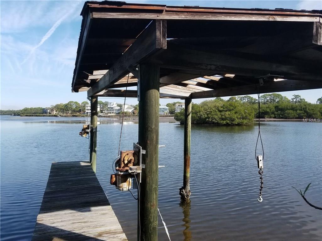 395 OCEANVIEW AVENUE, PALM HARBOR, Florida 34683, 3 Bedrooms Bedrooms, 8 Rooms Rooms,2 BathroomsBathrooms,Residential,For sale,OCEANVIEW,U7846721