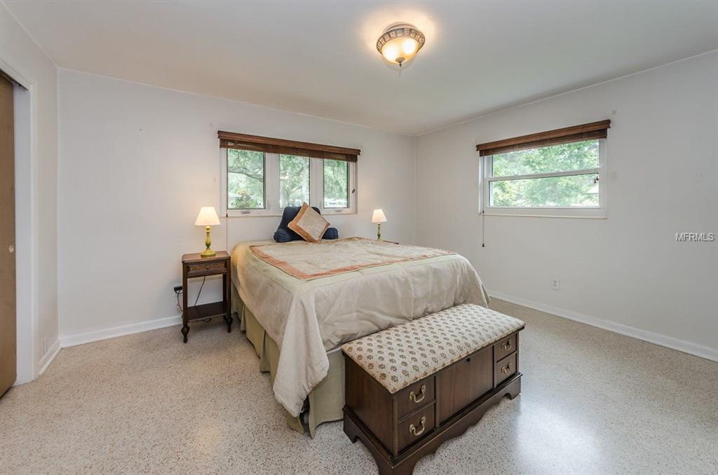 1607 WOODRIDGE DRIVE, CLEARWATER, Florida 33756, 2 Bedrooms Bedrooms, 6 Rooms Rooms,2 BathroomsBathrooms,Residential,For sale,WOODRIDGE,T2898944