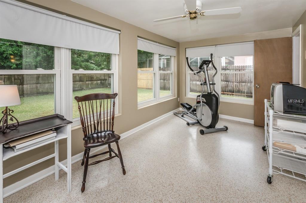 1607 WOODRIDGE DRIVE, CLEARWATER, Florida 33756, 2 Bedrooms Bedrooms, 6 Rooms Rooms,2 BathroomsBathrooms,Residential,For sale,WOODRIDGE,T2898944