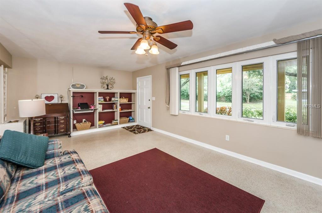 1607 WOODRIDGE DRIVE, CLEARWATER, Florida 33756, 2 Bedrooms Bedrooms, 6 Rooms Rooms,2 BathroomsBathrooms,Residential,For sale,WOODRIDGE,T2898944