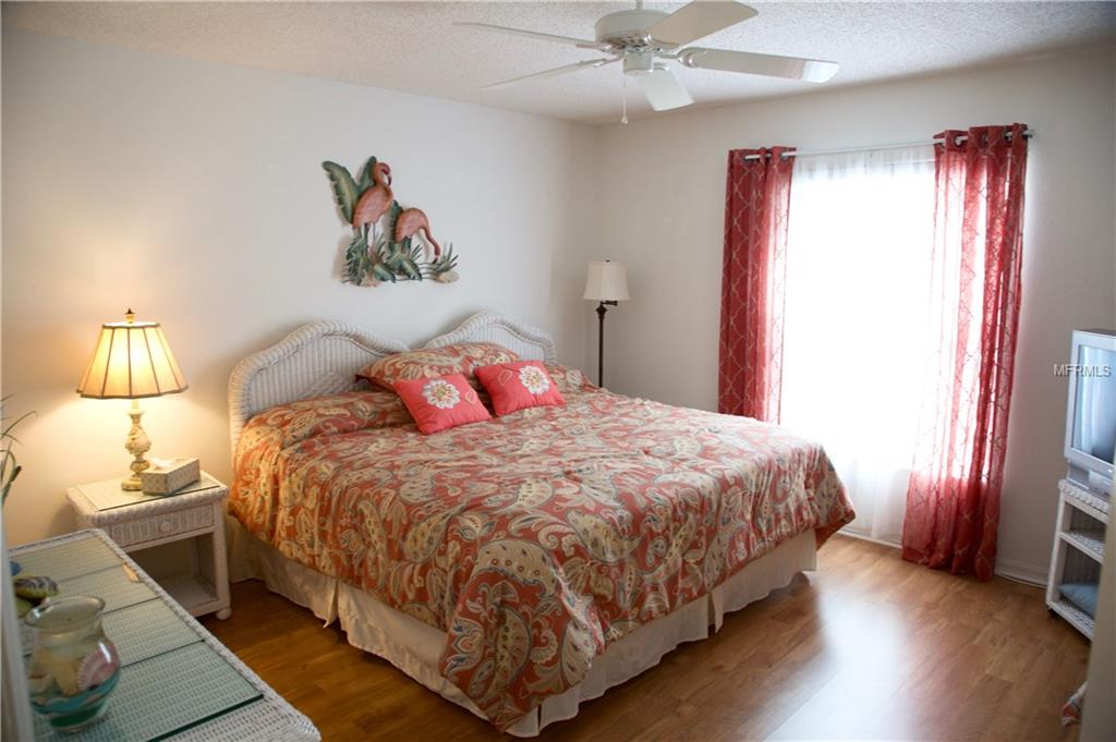 1001 ALMONDWOOD DRIVE, TRINITY, Florida 34655, 2 Bedrooms Bedrooms, 6 Rooms Rooms,2 BathroomsBathrooms,Residential,For sale,ALMONDWOOD,W7633795