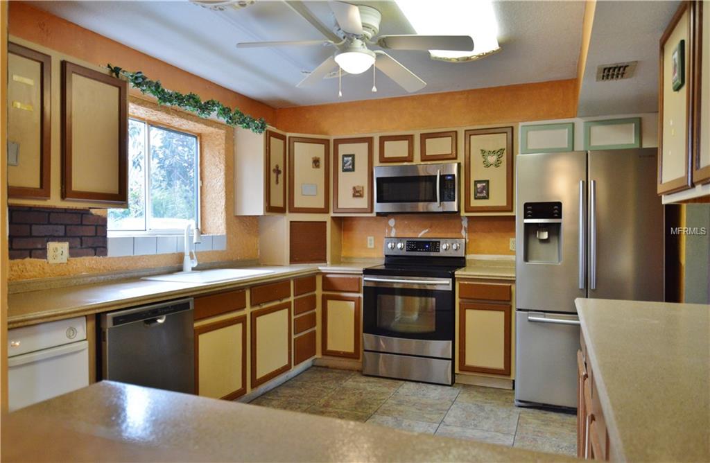 2750 SHORTLEAF COURT, KISSIMMEE, Florida 34746, 3 Bedrooms Bedrooms, 8 Rooms Rooms,2 BathroomsBathrooms,Residential,For sale,SHORTLEAF,O5556064