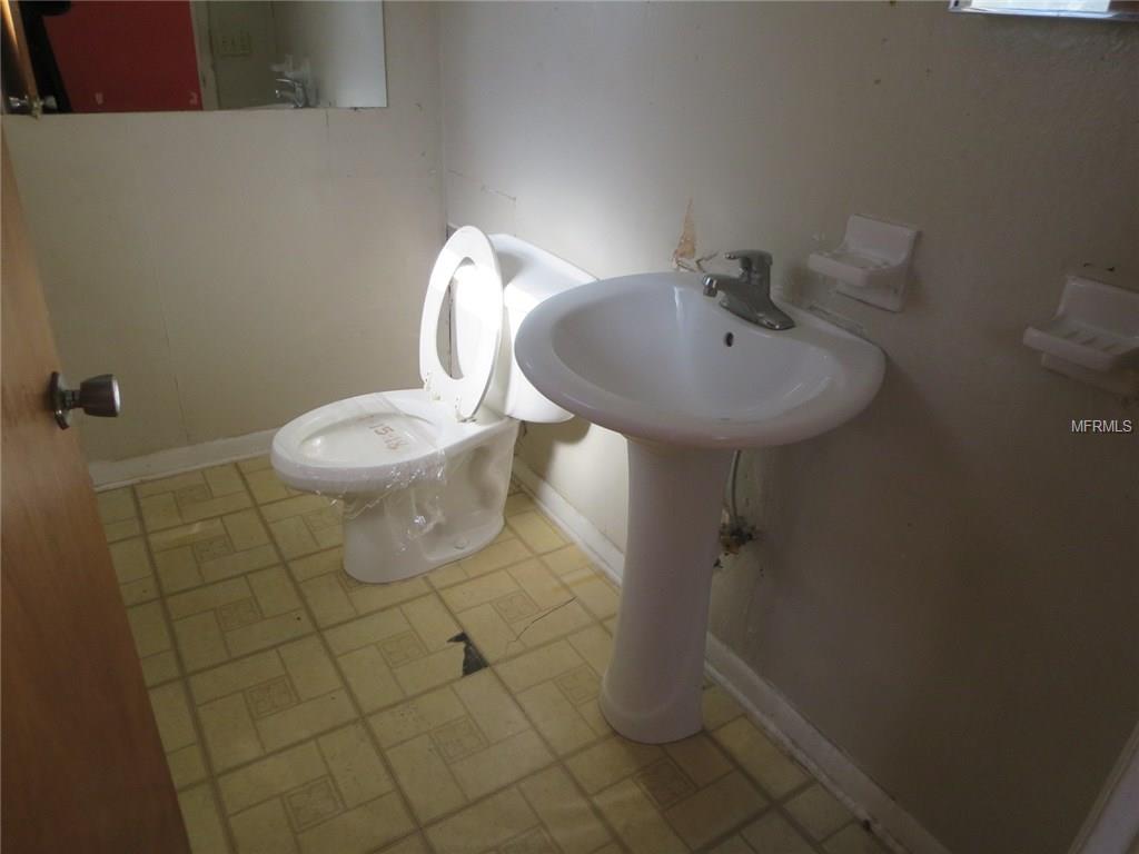 513 PEACH TREE LANE, ALTAMONTE SPRINGS, Florida 32701, 3 Bedrooms Bedrooms, 5 Rooms Rooms,1 BathroomBathrooms,Residential,For sale,PEACH TREE,O5558877