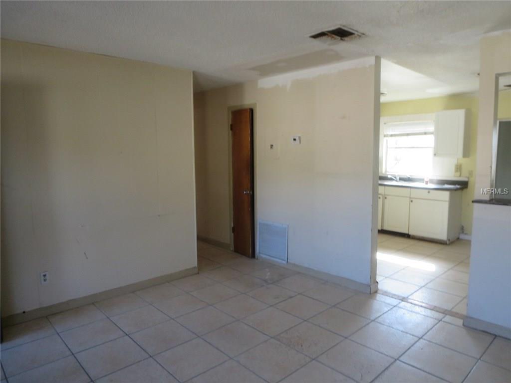 513 PEACH TREE LANE, ALTAMONTE SPRINGS, Florida 32701, 3 Bedrooms Bedrooms, 5 Rooms Rooms,1 BathroomBathrooms,Residential,For sale,PEACH TREE,O5558877